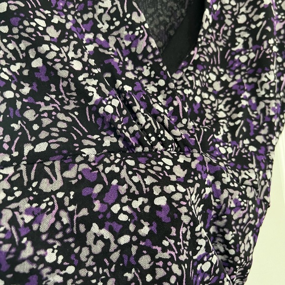 Pretty wrap-style top - Picture 8 of 9